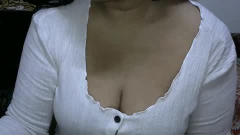 angelpriya555 online show from January 14, 2025, 6:07 pm