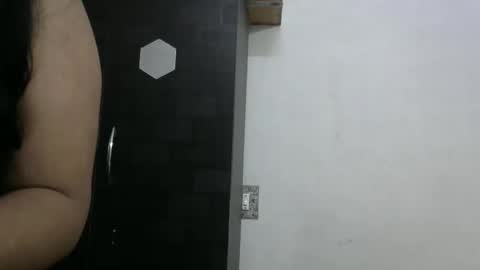 angelpriya555 online show from September 15, 2025, 6:41 pm