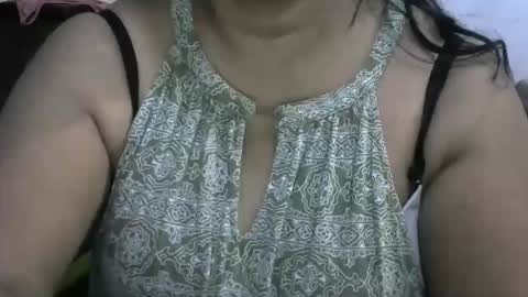 angelpriya555 online show from September 29, 2025, 8:13 pm