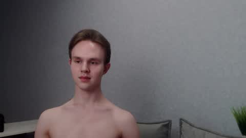 Snapshot of angelraaay chatting on January 18, 2025, 8:40 pm Angel online show from January 18, 2025, 8:40 pm