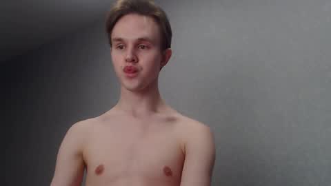 Snapshot of angelraaay chatting on January 25, 2025, 12:05 pm Angel online show from January 25, 2025, 12:05 pm