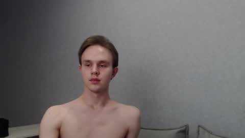 Snapshot of angelraaay chatting on February 7, 2025, 12:39 pm Angel online show from February 7, 2025, 12:39 pm