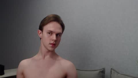 Snapshot of angelraaay chatting on February 7, 2025, 4:03 pm Angel online show from February 7, 2025, 4:03 pm