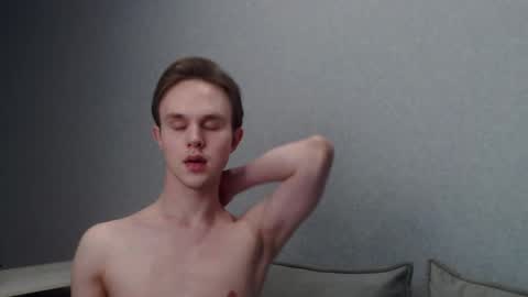 Snapshot of angelraaay chatting on February 10, 2025, 3:32 pm Angel online show from February 10, 2025, 3:32 pm