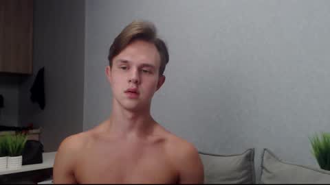 Snapshot of angelraaay chatting on September 14, 2025, 4:50 pm Angel online show from September 14, 2025, 4:50 pm