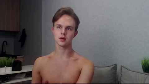 Snapshot of angelraaay chatting on September 27, 2025, 10:31 am Angel online show from September 27, 2025, 10:31 am