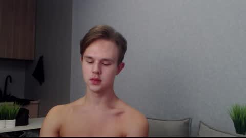 Snapshot of angelraaay chatting on October 16, 2025, 8:59 am Angel online show from October 16, 2025, 8:59 am