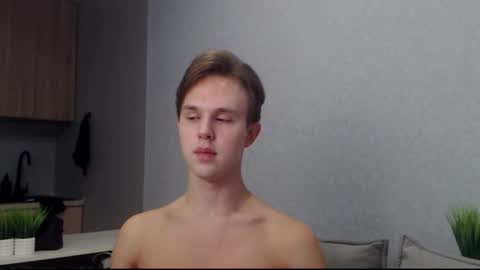 Snapshot of angelraaay chatting on October 21, 2025, 8:59 am Angel online show from October 21, 2025, 8:59 am