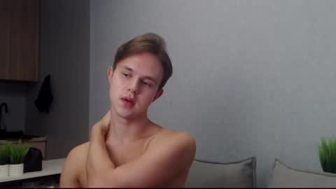 Snapshot of angelraaay chatting on October 24, 2025, 8:55 am Angel online show from October 24, 2025, 8:55 am