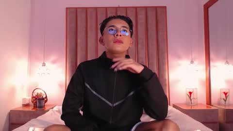 Snapshot of angelrosses chatting on December 23, 2025, 3:37 am Angel online show from December 23, 2025, 3:37 am