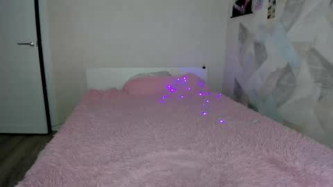 Snapshot of angels_of_passion chatting on October 10, 2025, 3:33 pm Yana online show from October 10, 2025, 3:33 pm