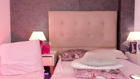 Angela online show from May 2, 2026, 3:17 pm
