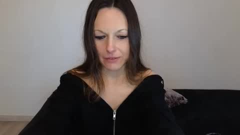 Giulia online show from February 27, 2026, 12:05 pm