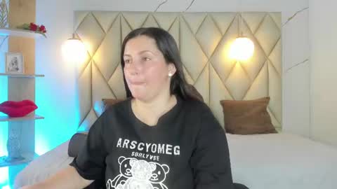 Snapshot of angelswets chatting on June 14, 2026, 1:13 pm ANGIE online show from June 14, 2026, 1:13 pm