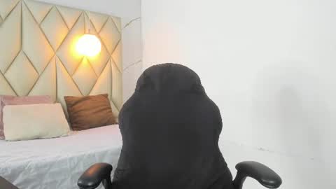 ANGIE online show from August 5, 2026, 2:53 pm