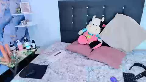 Snapshot of angelthroatt chatting on September 16, 2025, 3:02 pm ANGEL online show from September 16, 2025, 3:02 pm