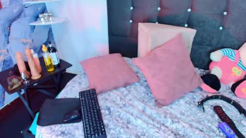 Snapshot of angelthroatt chatting on September 25, 2025, 3:05 pm ANGEL online show from September 25, 2025, 3:05 pm