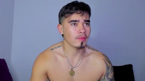 Snapshot of angelx_fox chatting on September 18, 2025, 1:40 am Angel Fox online show from September 18, 2025, 1:40 am