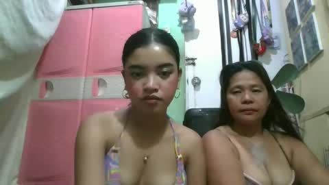 angelxmills online show from May 22, 2026, 2:01 pm