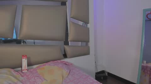 angely_js online show from February 25, 2025, 11:33 pm