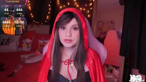 Snapshot of angelytaxx chatting on October 30, 2025, 8:38 am Angel online show from October 30, 2025, 8:38 am