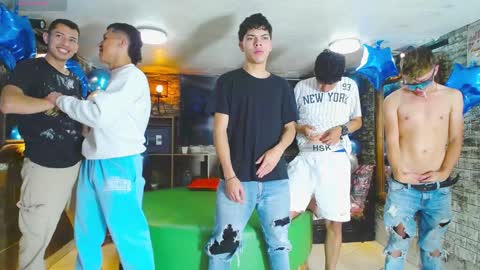 Snapshot of anghelytos chatting on December 8, 2024, 6:39 pm anghelytos online show from December 8, 2024, 6:39 pm