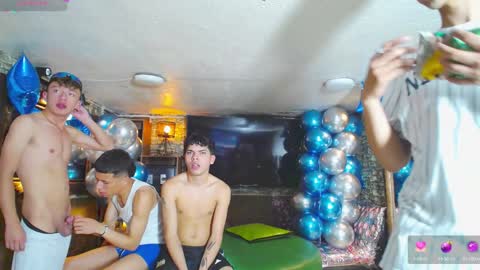 Snapshot of anghelytos chatting on December 8, 2024, 9:41 pm anghelytos online show from December 8, 2024, 9:41 pm