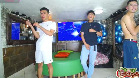 Snapshot of anghelytos chatting on December 23, 2024, 7:09 pm anghelytos online show from December 23, 2024, 7:09 pm