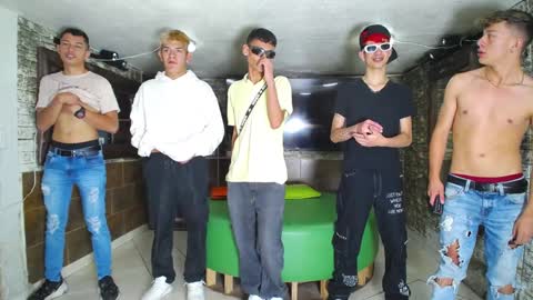 Snapshot of anghelytos chatting on January 7, 2025, 6:35 pm anghelytos online show from January 7, 2025, 6:35 pm