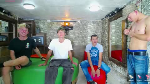 Snapshot of anghelytos chatting on January 18, 2025, 6:43 pm anghelytos online show from January 18, 2025, 6:43 pm