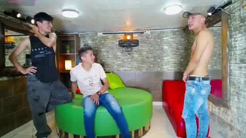 Snapshot of anghelytos chatting on January 19, 2025, 6:43 pm anghelytos online show from January 19, 2025, 6:43 pm