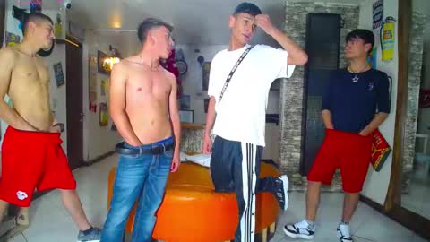 Snapshot of anghelytos chatting on February 16, 2025, 7:38 pm anghelytos online show from February 16, 2025, 7:38 pm