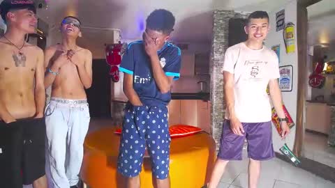 Snapshot of anghelytos chatting on February 28, 2025, 6:20 pm anghelytos online show from February 28, 2025, 6:20 pm