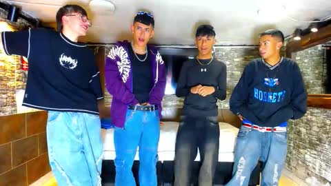 Snapshot of anghelytos chatting on October 11, 2025, 9:24 pm anghelytos online show from October 11, 2025, 9:24 pm