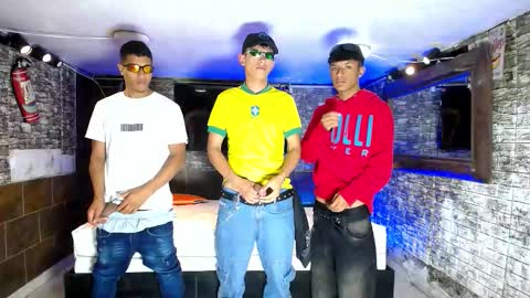 Snapshot of anghelytos chatting on October 25, 2025, 9:42 pm anghelytos online show from October 25, 2025, 9:42 pm