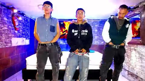 Snapshot of anghelytos chatting on October 27, 2025, 9:30 pm anghelytos online show from October 27, 2025, 9:30 pm