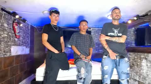 Snapshot of anghelytos chatting on October 28, 2025, 9:39 pm anghelytos online show from October 28, 2025, 9:39 pm