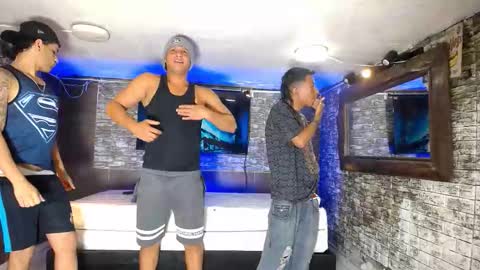 Snapshot of anghelytos chatting on November 4, 2025, 9:36 pm anghelytos online show from November 4, 2025, 9:36 pm