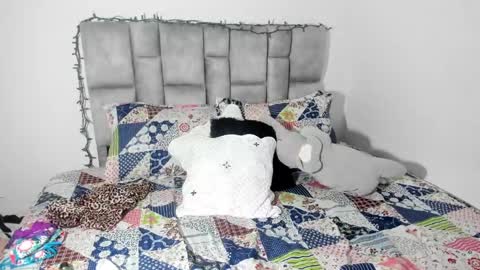 Snapshot of angie_blondie chatting on December 9, 2024, 11:03 pm angie online show from December 9, 2024, 11:03 pm