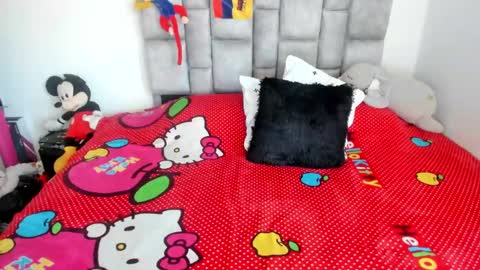 Snapshot of angie_blondie chatting on January 22, 2025, 10:48 pm angie online show from January 22, 2025, 10:48 pm
