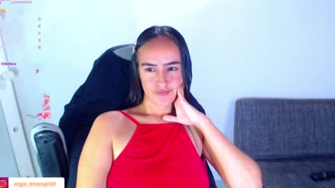 Snapshot of angie_dreamgirl chatting on April 1, 2026, 2:58 pm IG angie dreamgirl01 online show from April 1, 2026, 2:58 pm