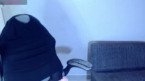 Snapshot of angie_dreamgirl chatting on April 8, 2026, 12:32 am IG angie dreamgirl01 online show from April 8, 2026, 12:32 am