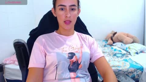Snapshot of angie_dreamgirl chatting on April 20, 2026, 2:36 am IG angie dreamgirl01 online show from April 20, 2026, 2:36 am