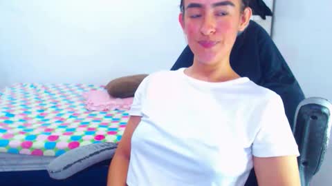 Snapshot of angie_dreamgirl chatting on May 14, 2026, 4:08 am IG angie dreamgirl01 online show from May 14, 2026, 4:08 am