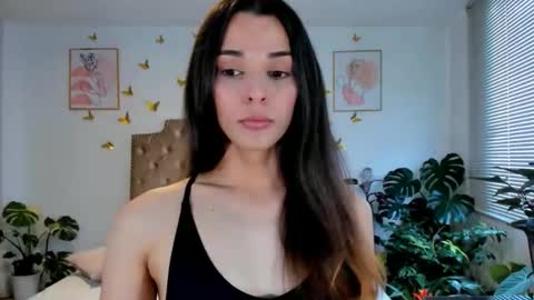 Anabella online show from May 8, 2026, 5:40 pm