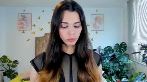 Anabella online show from May 12, 2026, 6:27 pm