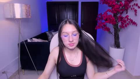 Snapshot of angie_smith_x chatting on February 25, 2026, 3:05 am angie_smith_x online show from February 25, 2026, 3:05 am