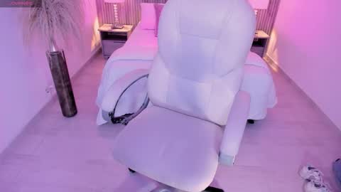 Snapshot of angie_smith_x chatting on March 11, 2026, 3:34 am angie_smith_x online show from March 11, 2026, 3:34 am