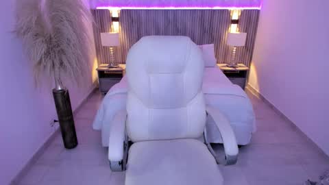 Snapshot of angie_smith_x chatting on March 18, 2026, 3:42 am angie_smith_x online show from March 18, 2026, 3:42 am