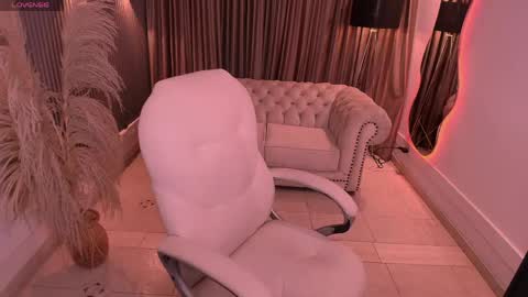 Snapshot of angie_smith_x chatting on April 13, 2026, 11:16 am angie_smith_x online show from April 13, 2026, 11:16 am